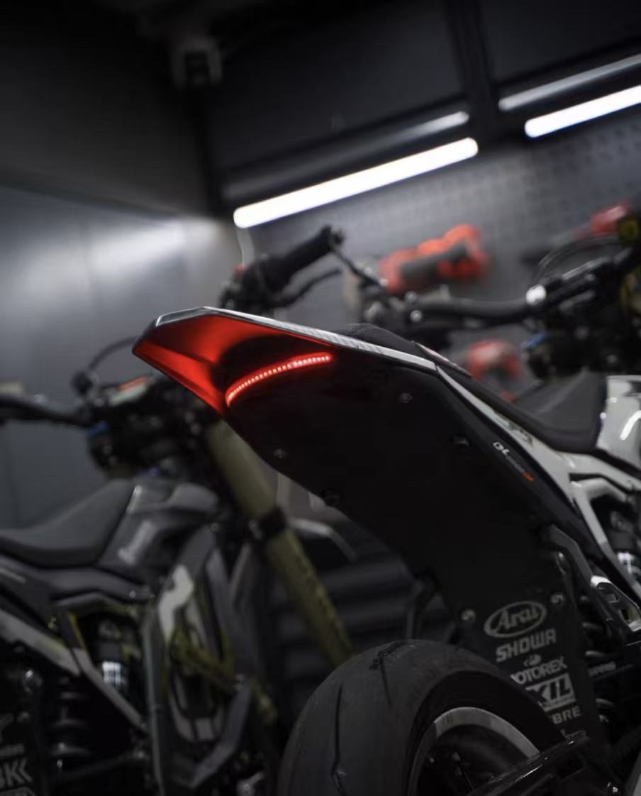 ZEVRO Flow LED Tail Light for ULTRABEE